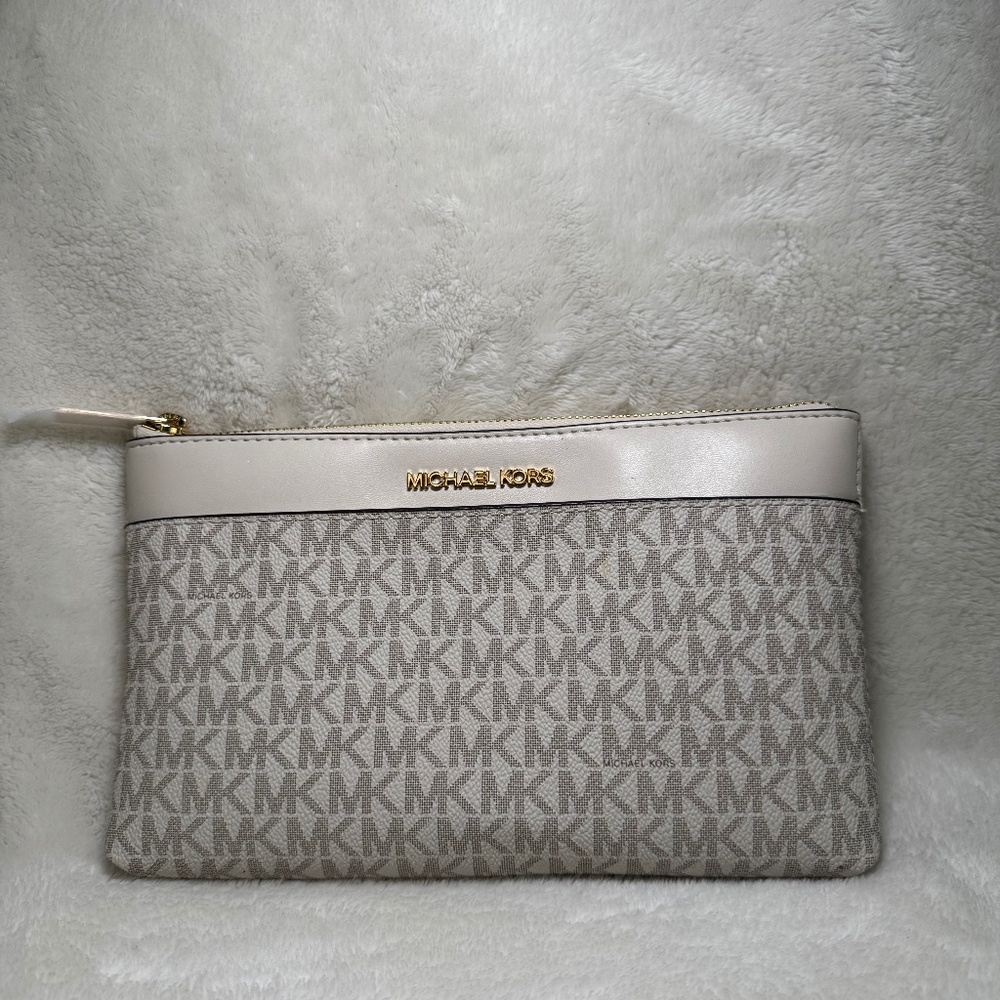 Michael Kors hand purse